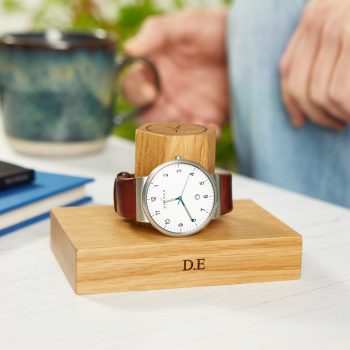 HEX_WATCH_STAND_OAK_021120_1