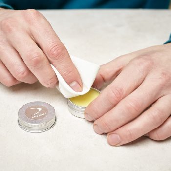 MijMoj Beeswax Oil Application