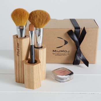 Makeup holder